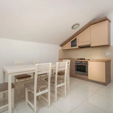 Panorama Lux * روغوزنيكا